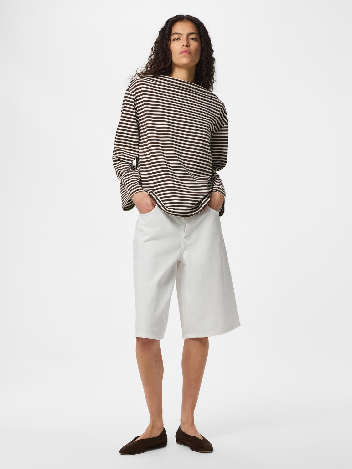 model_shot-front_full