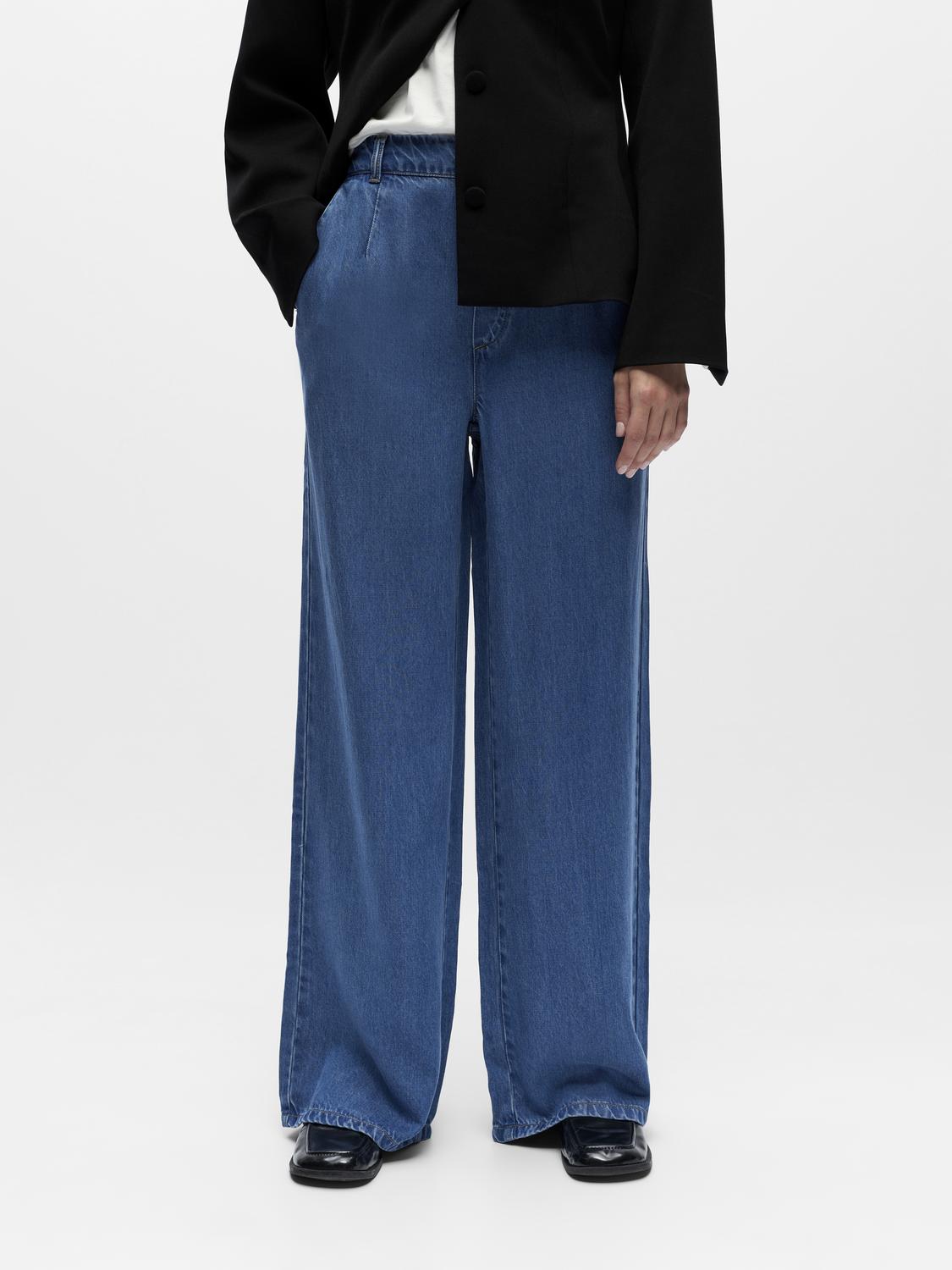 model_shot-front