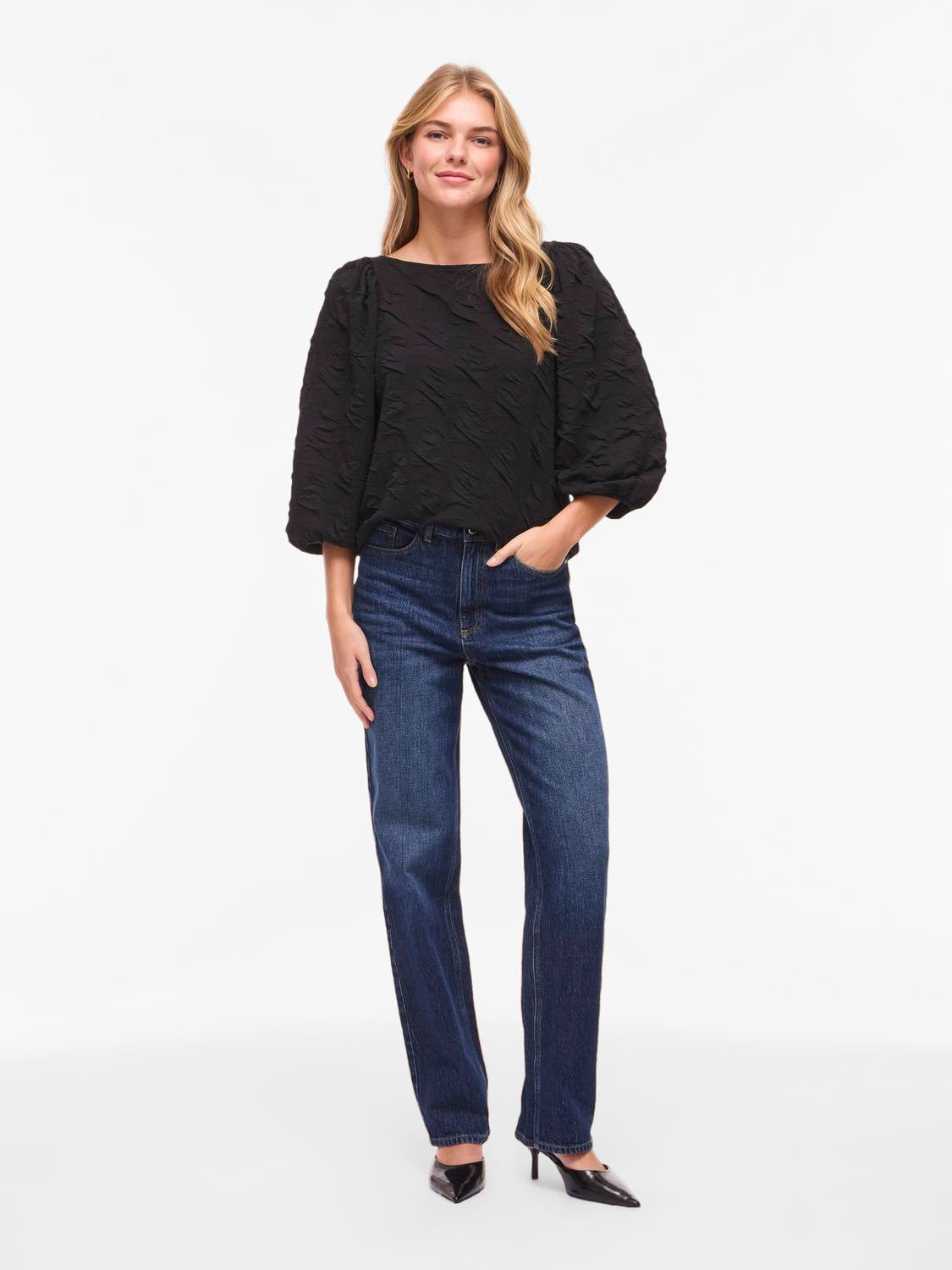 model_shot-front_full