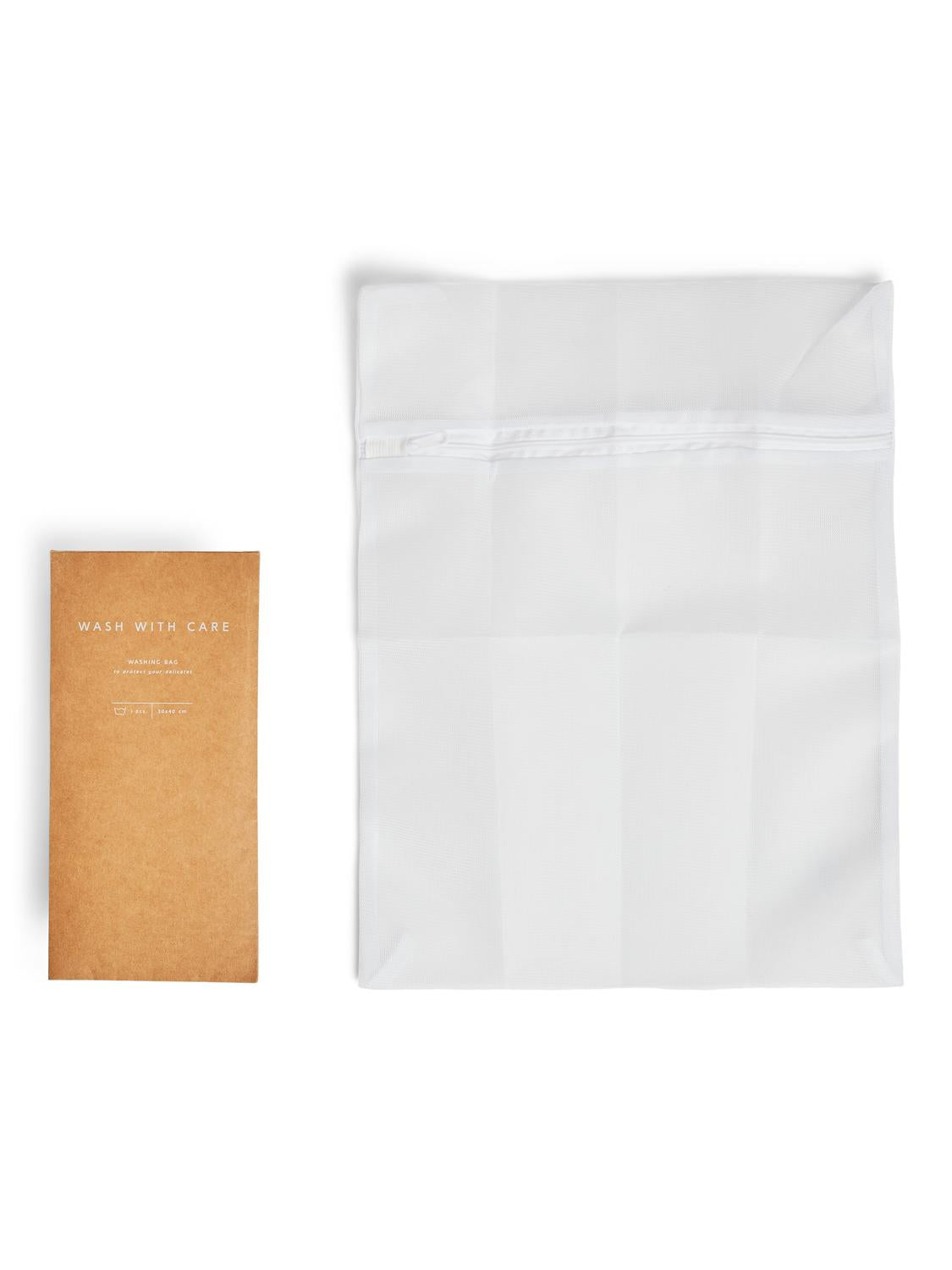 pack_shot-back