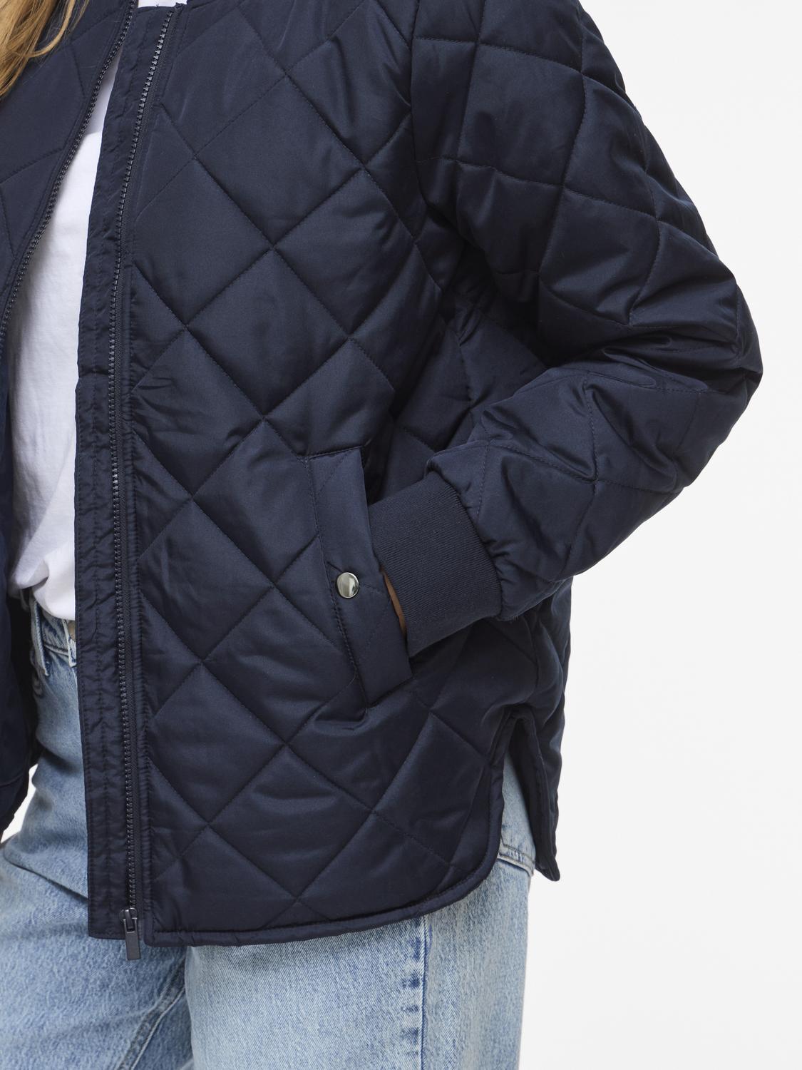 model_shot-detail
