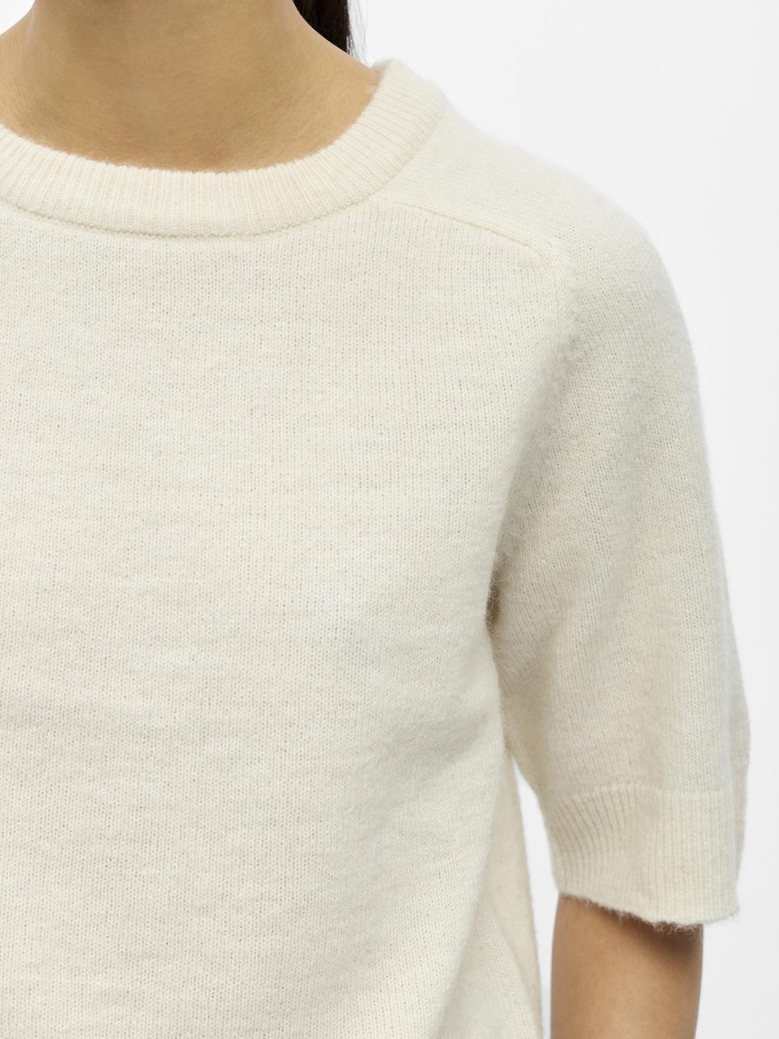 model_shot-detail